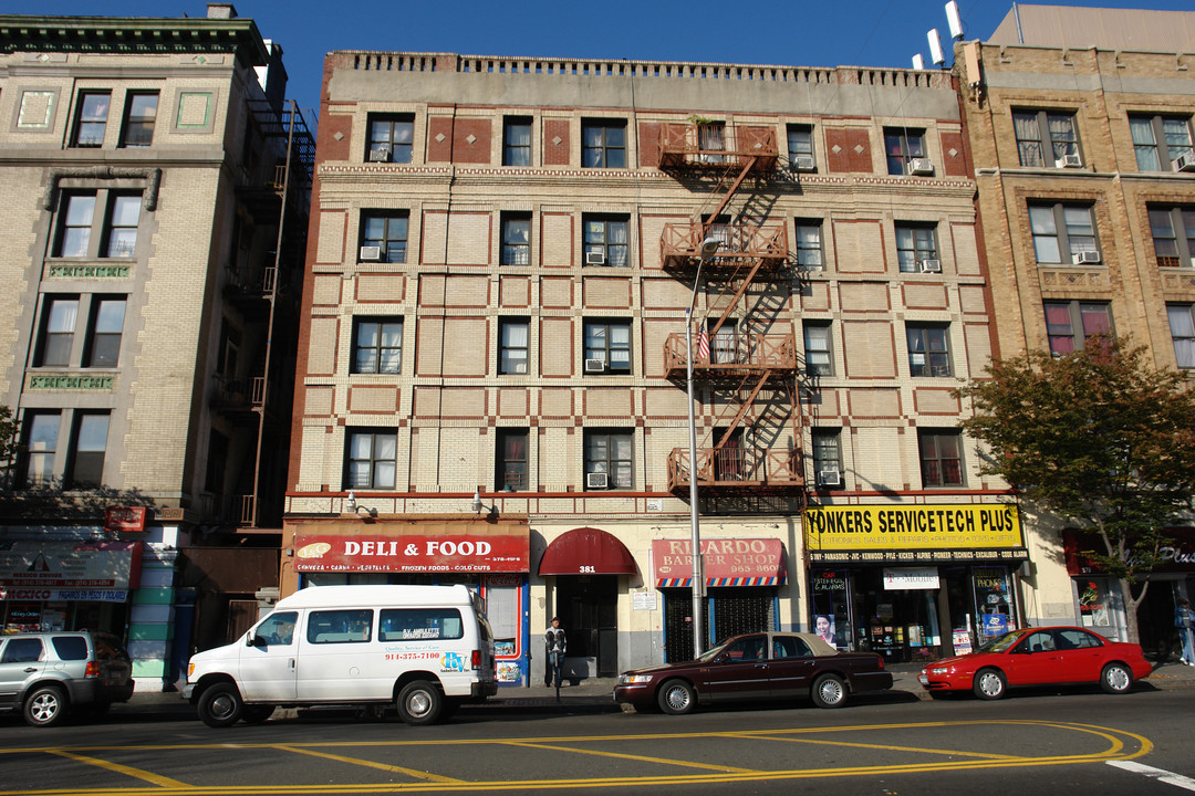 381-383 S Broadway in Yonkers, NY - Building Photo