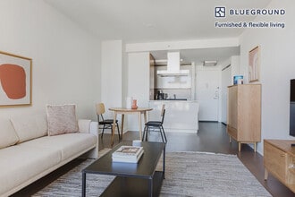 450 W 42nd St in New York, NY - Building Photo - Building Photo