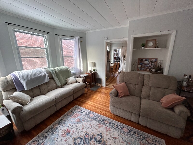 451 New Park Ave, Unit F1 Entire Floor in West Hartford, CT - Building Photo