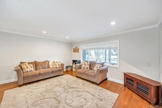 2327 Cleveland St in North Bellmore, NY - Building Photo - Building Photo