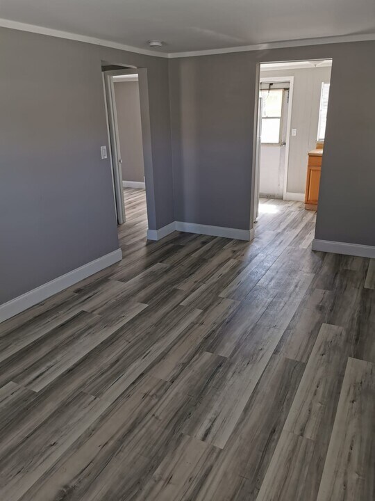 1525 W 16th St in West Palm Beach, FL - Building Photo