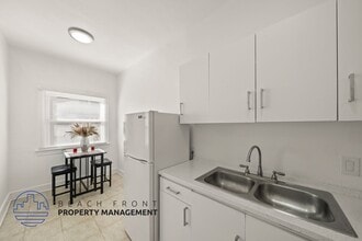 426 S. New Hampshire in Los Angeles, CA - Building Photo - Building Photo