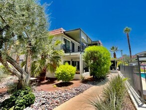 45225 Sunset Ln, Unit 3 in Palm Desert, CA - Foto de edificio - Building Photo