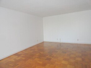 77 Pond Ave in Brookline, MA - Building Photo - Building Photo