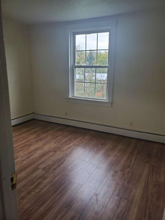 326 Main St, Unit #2 in West Rutland, VT - Foto de edificio - Building Photo
