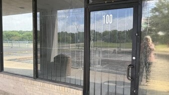 4737 Village Fair Dr in Dallas, TX - Building Photo