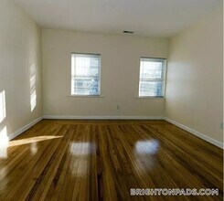 34 Bentley St, Unit 2 in Boston, MA - Building Photo - Building Photo