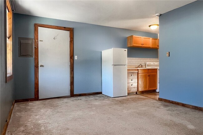 51996 NY-10 in Bloomville, NY - Foto de edificio - Building Photo