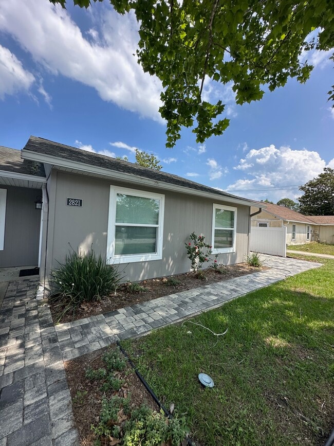 2821 Nordman Ave in New Smyrna Beach, FL - Building Photo - Building Photo