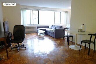 400 Central Prk W in New York, NY - Building Photo - Building Photo