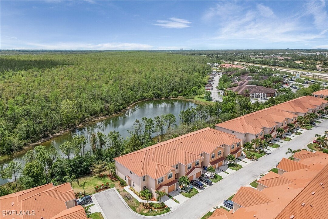 10140 Via Colomba Circle in Ft. Myers, FL - Building Photo