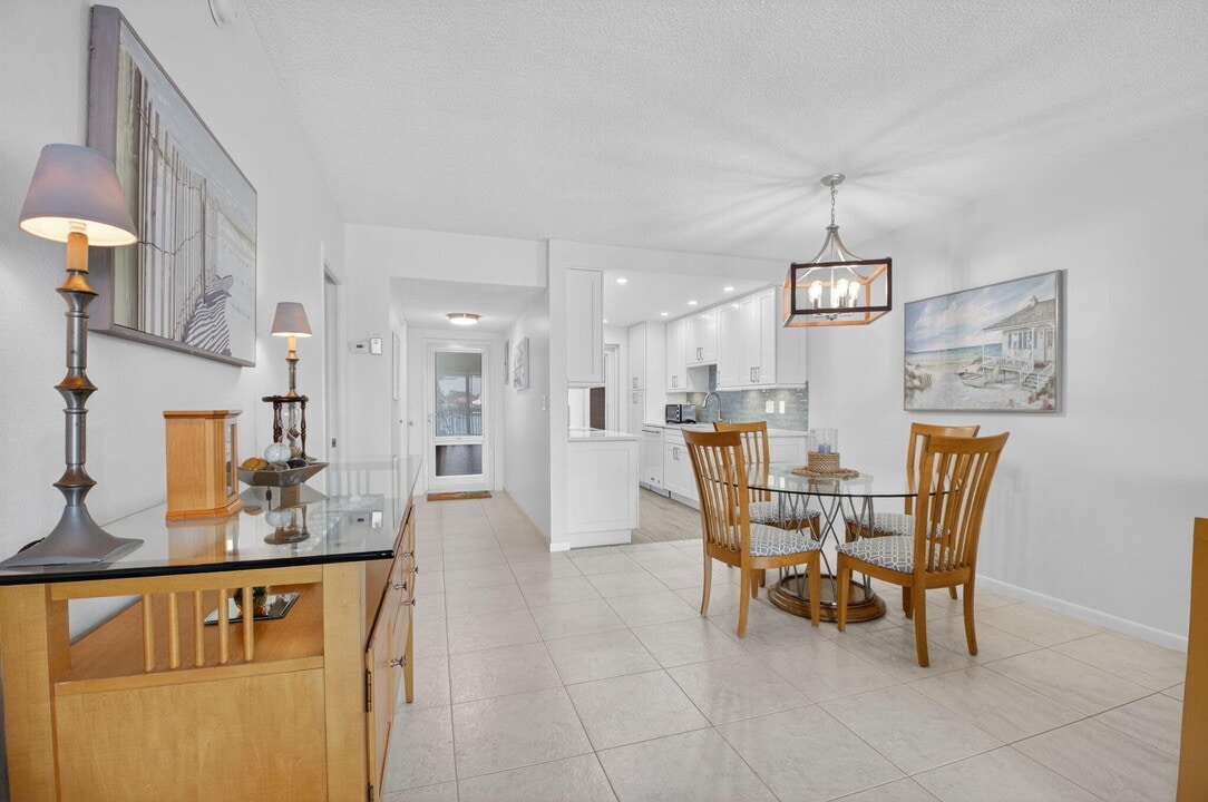 3100 S Ocean Blvd in Highland Beach, FL - Building Photo