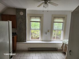 215 Freeman Ave, Unit #2 in Syracuse, NY - Building Photo