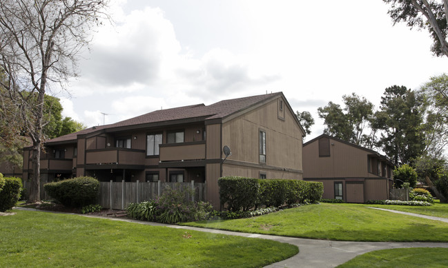 Cherry Lane Apartment in Fremont, CA - Foto de edificio - Building Photo