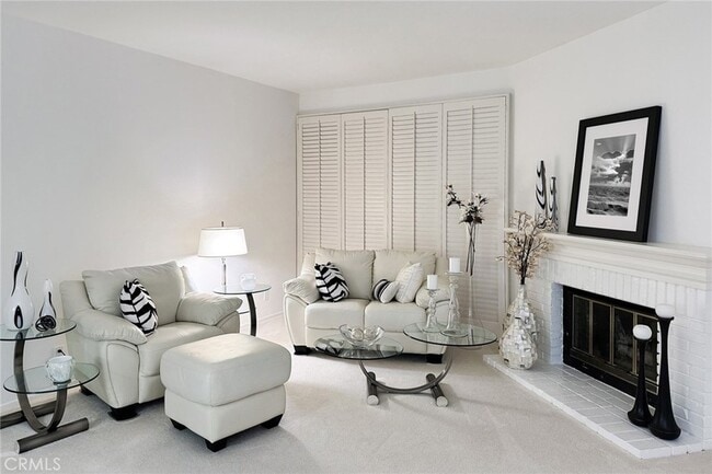 19 Brittany, Unit 10 in Newport Beach, CA - Building Photo - Building Photo