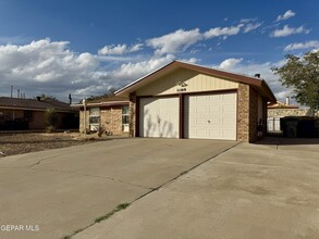 11109 Volare Dr in El Paso, TX - Building Photo - Building Photo