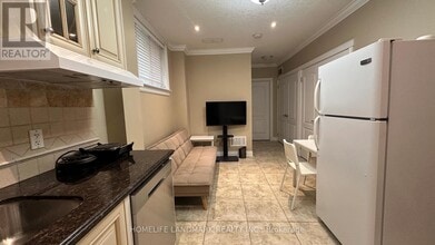 202C Finch Ave E in Toronto, ON - Building Photo - Building Photo