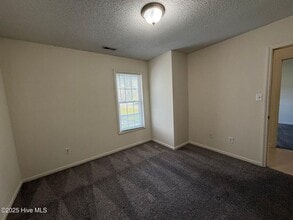 710 Pinewood Dr in Jacksonville, NC - Building Photo - Building Photo