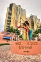 2743 First St, Unit 1502 in Ft. Myers, FL - Foto de edificio - Building Photo
