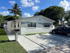 2226 Cody St, Unit 2 in Hollywood, FL - Building Photo