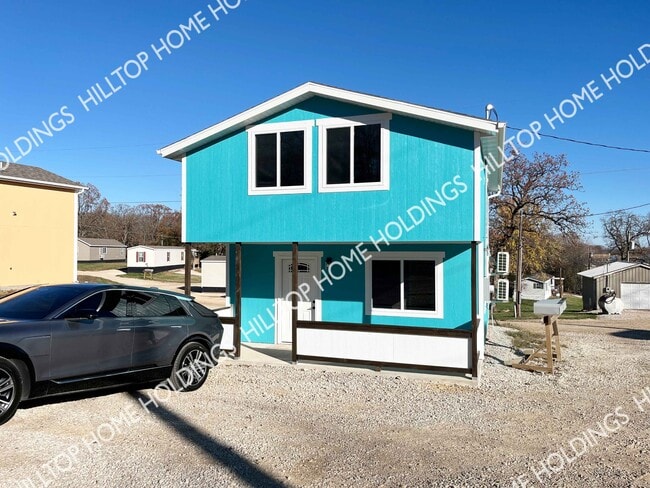 property at 2 Oak Hill Rd