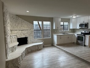 3452 S Airport Way in Stockton, CA - Building Photo - Building Photo