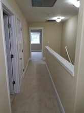 18465 SW Stepping Stone Dr, Unit #3 in Beaverton, OR - Foto de edificio - Building Photo