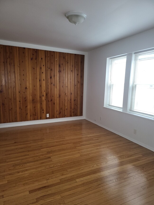 6917 S Crandon Ave in Chicago, IL - Building Photo - Building Photo