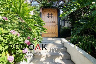 806 Lucile Ave in Los Angeles, CA - Building Photo - Building Photo