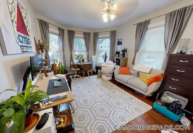 167 Hampshire St in Cambridge, MA - Building Photo - Building Photo