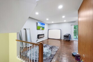 8440 Linder Ct in Skokie, IL - Building Photo - Building Photo