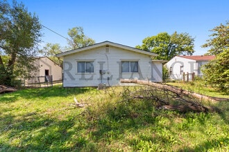 3026 S Vine St in Wichita, KS - Building Photo - Building Photo