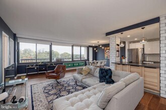 5500 Holmes Run Pkwy in Alexandria, VA - Building Photo - Building Photo