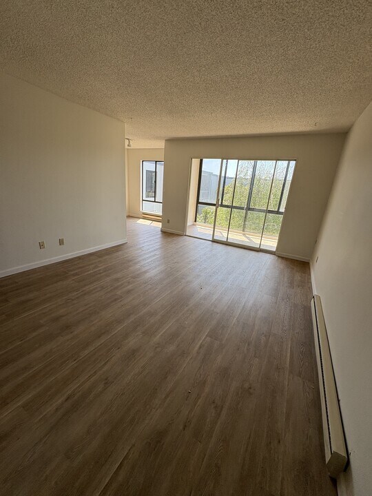 3 Commodore Dr, Unit 452 in Emeryville, CA - Foto de edificio