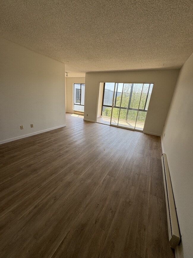 property at 3 Commodore Dr