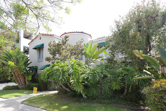 140 S Elm Dr in Beverly Hills, CA - Building Photo - Building Photo