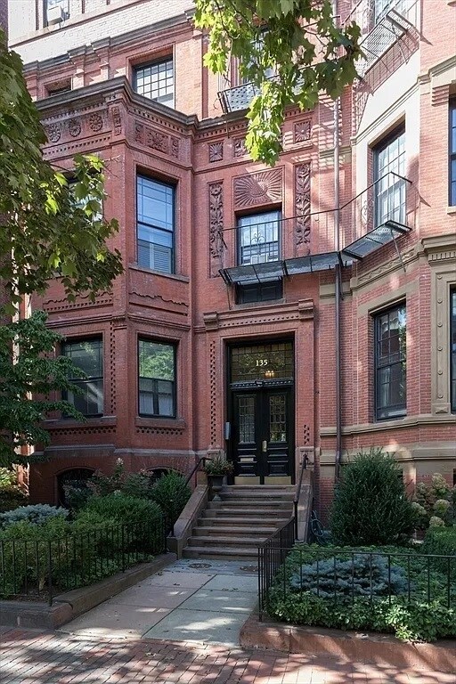 135 Marlborough St in Boston, MA - Building Photo - Building Photo