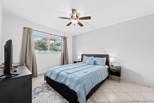 property at 1000 SE 15th St