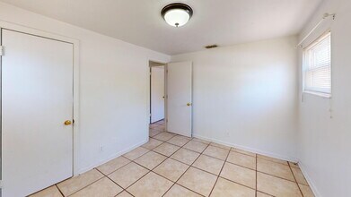 370 Gwinnett Rd in Orange Park, FL - Foto de edificio - Building Photo