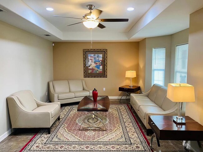 183 Kleberg Ave in Brownsville, TX - Building Photo - Building Photo