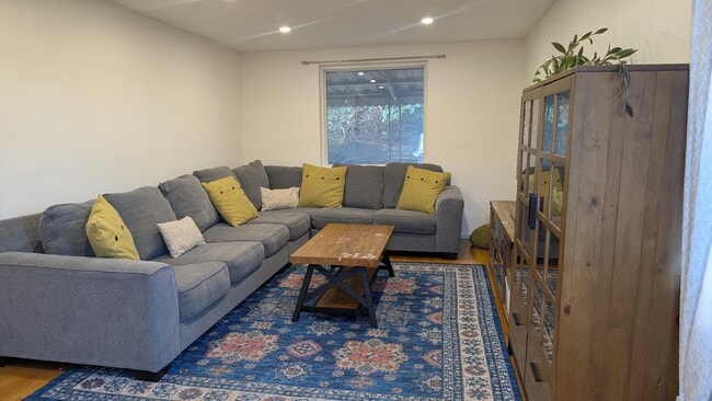 3943 Boulevard Dr in Pittsburgh, PA - Building Photo - Building Photo