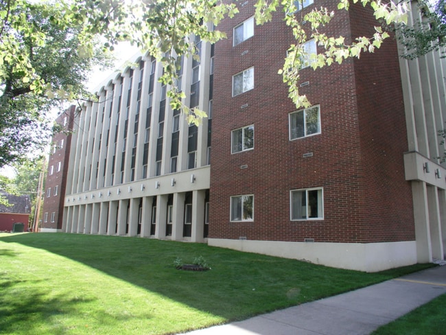 1000 Palmer St in Miles City, MT - Building Photo - Building Photo