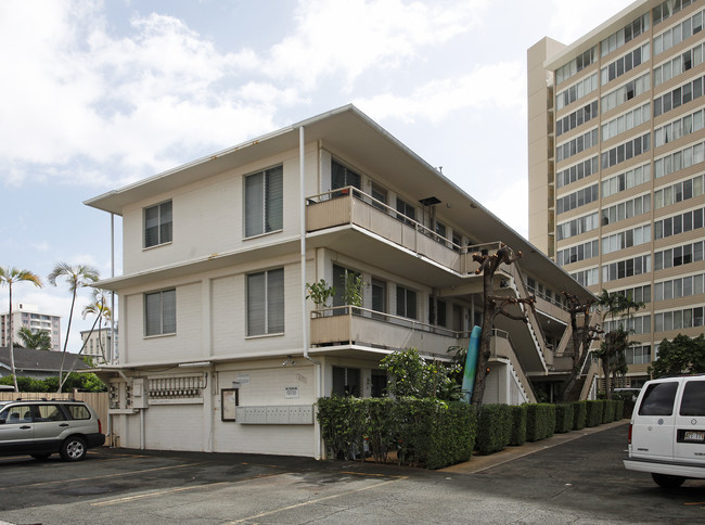 Anapuni Terrace Apartments in Honolulu, HI - Foto de edificio - Building Photo