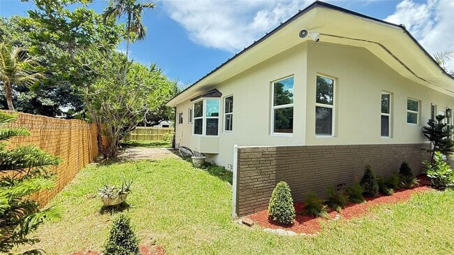 499 NE 112th St in Miami, FL - Building Photo - Building Photo