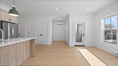 87 Prince Albert Rd in Dartmouth, NS - Building Photo - Building Photo