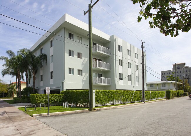 Navarre Park Condo in Coral Gables, FL - Building Photo - Building Photo