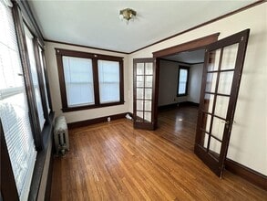 120 Pontiac Ave in Cranston, RI - Building Photo - Building Photo