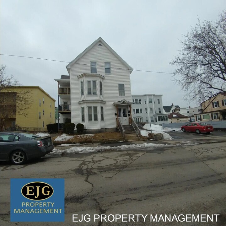 454 Dubuque St, Unit 1 in Manchester, NH - Foto de edificio