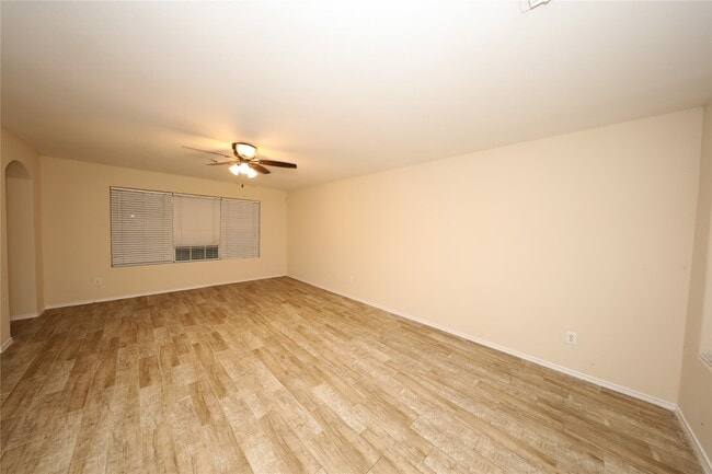 12620 Rio Bravo St in Rosharon, TX - Building Photo - Building Photo