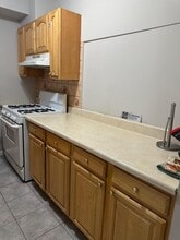 305 E Mt Eden Ave, Unit Apt 3 in Bronx, NY - Foto de edificio - Building Photo